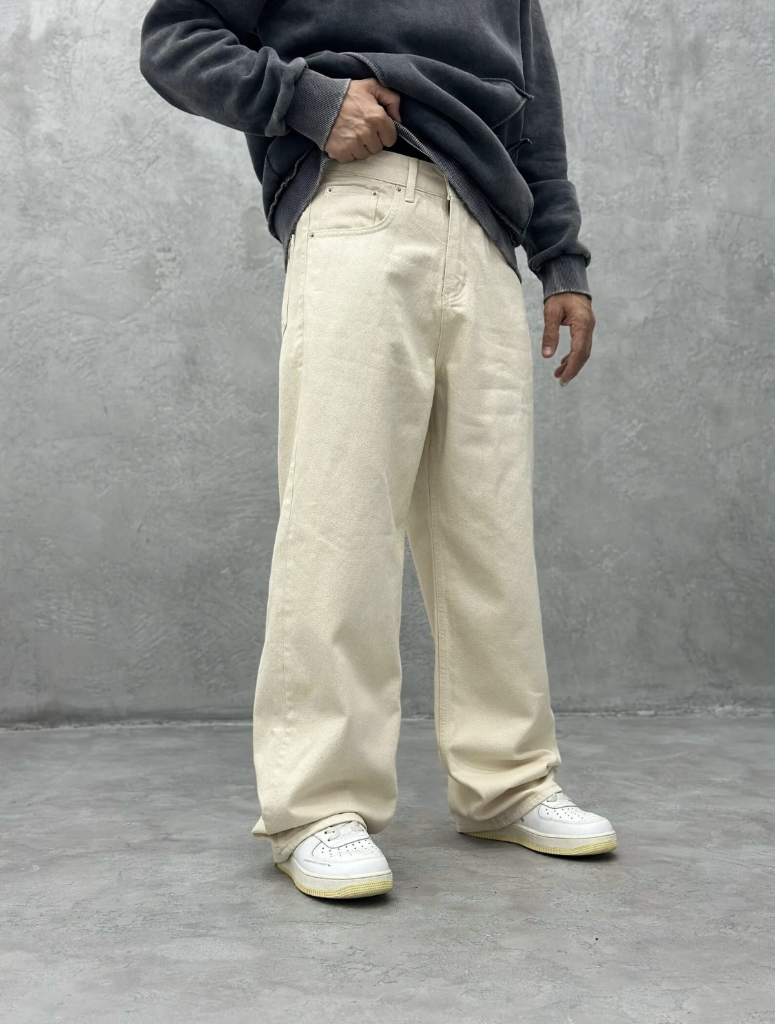Baggy Fit Straight Leg Jeans
